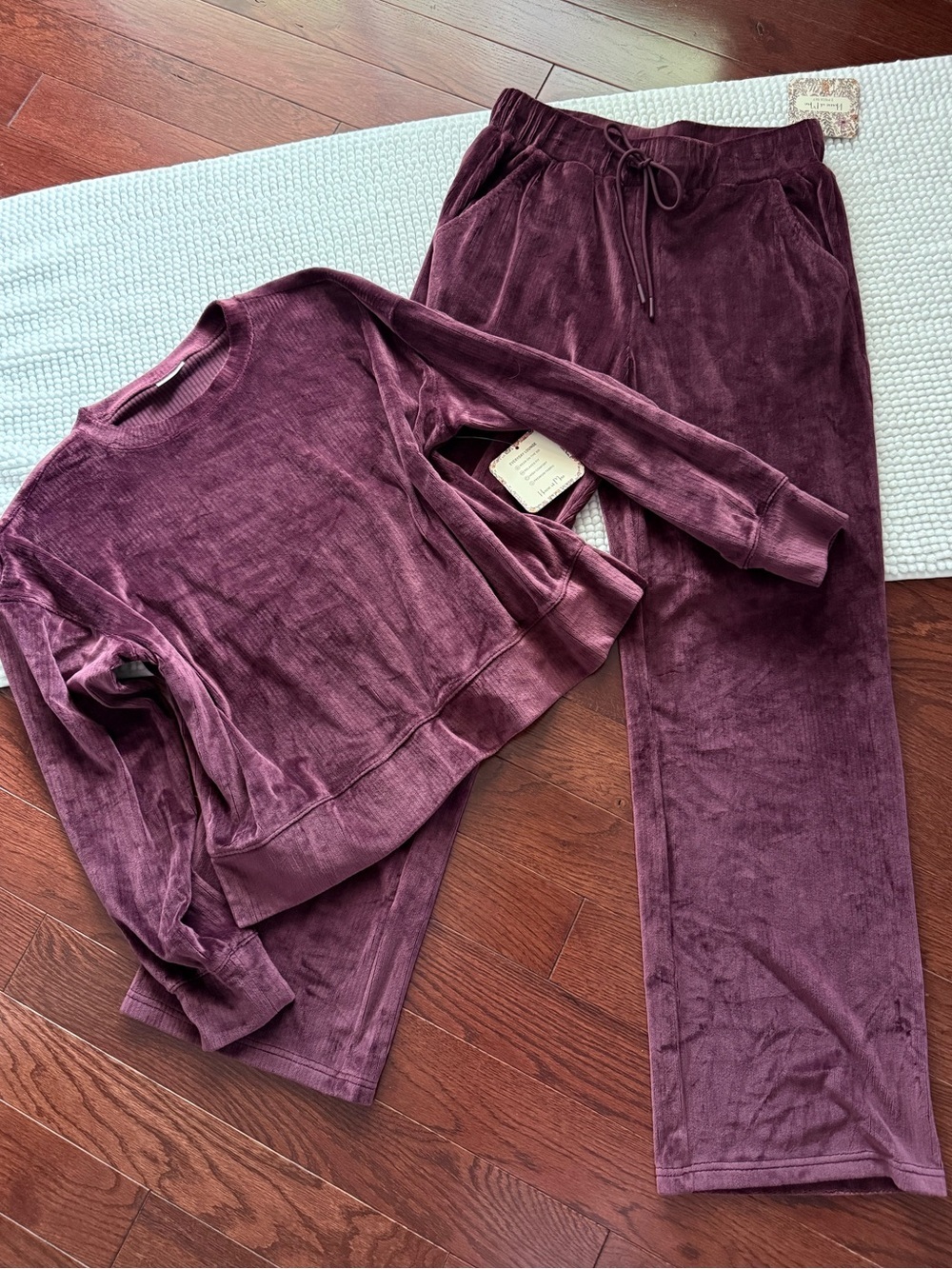 House Of Mae Everiday Lounge Velvet Purple Set Sweatshirt and Pants Size M NWT